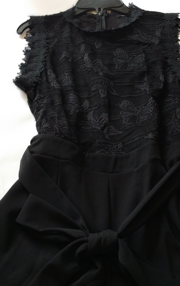 Fashion top lace detailed jumpsuit with belt. - Picture 4 of 9